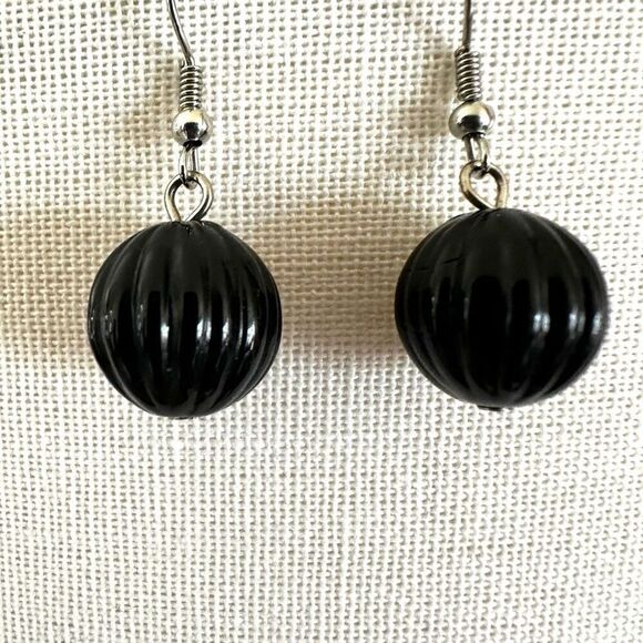Black bead drop earrings - Picture 1 of 7